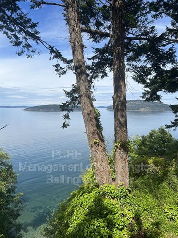 12724 Marine Dr Unit B (top floor), Anacortes, WA 98221 Condo for