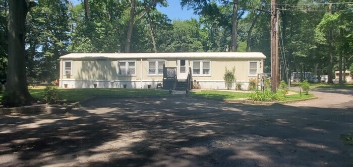 Primary Photo - 57 E Quillytown Rd
