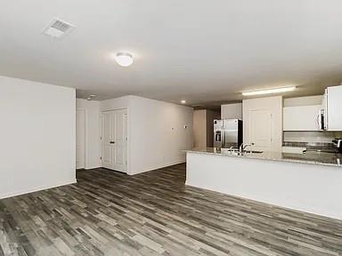 Foto del edificio - 301 Parkland Wy