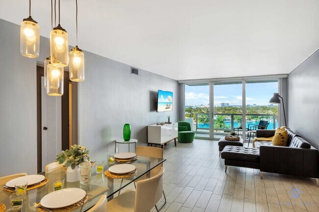 Foto del edificio - 5151 Collins Ave