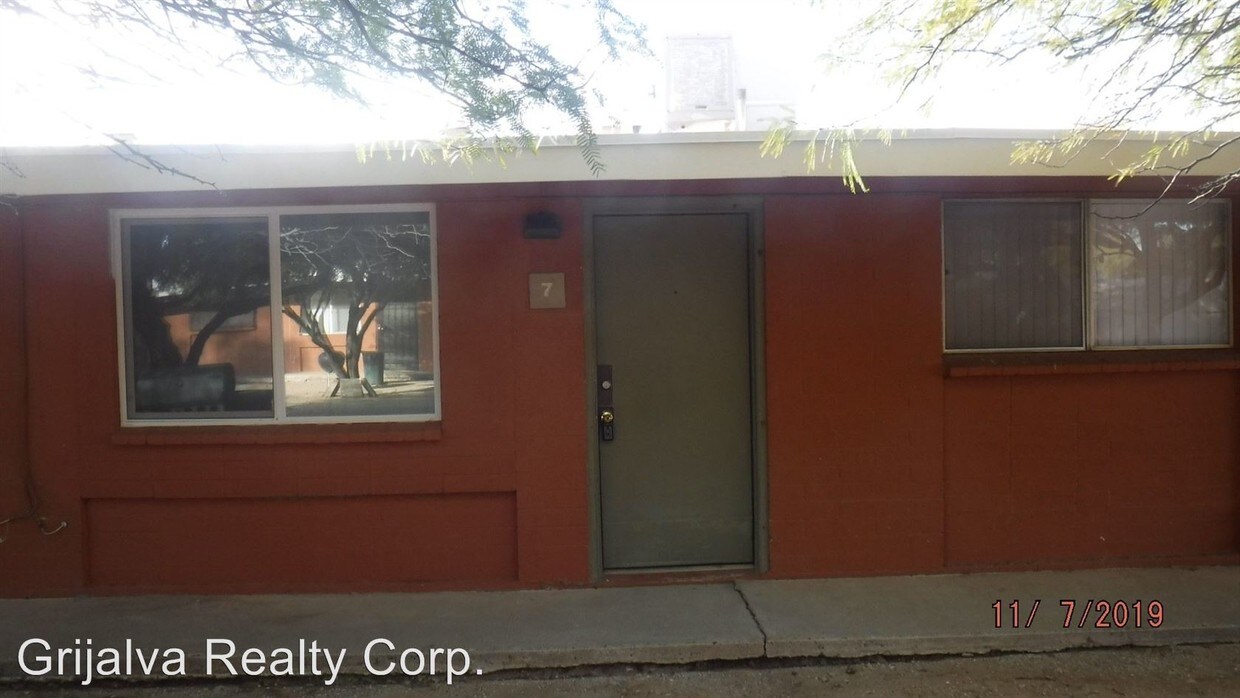Primary Photo - 2920 N Richey Blvd