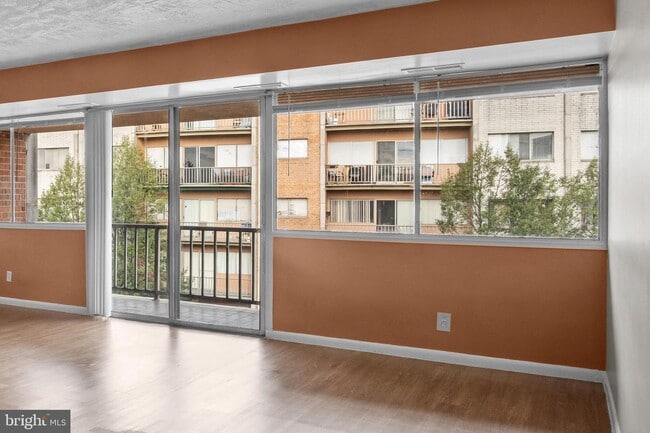 Building Photo - 5801 Quantrell Ave