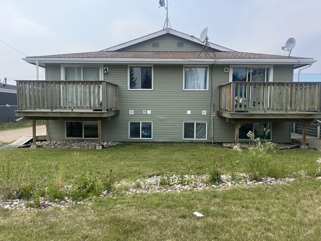Building Photo - 5016-5050 50 St