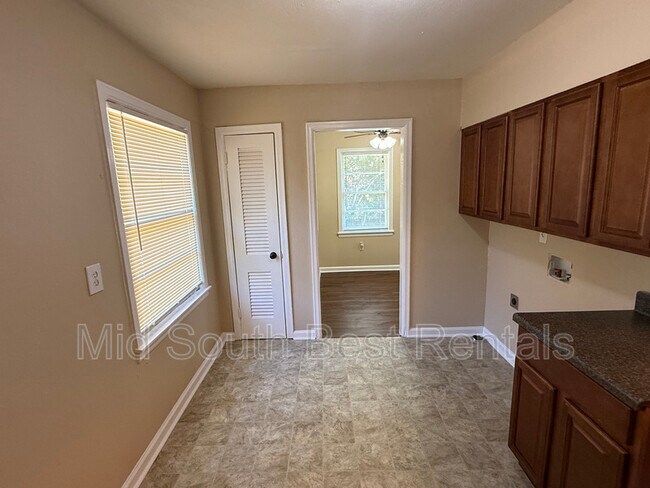 Building Photo - 1870 Corning Ave