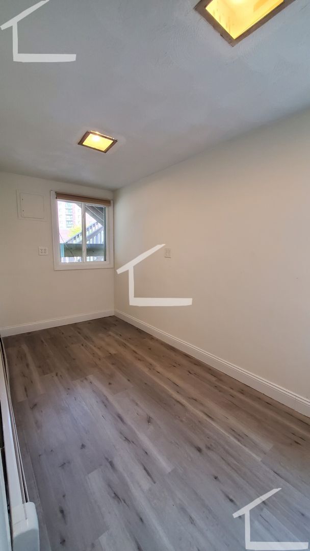 Building Photo - Avl Now - No fee! Charming 2BR in Allston ...