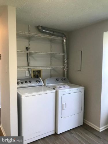 Foto del edificio - 532 Riggs Ct