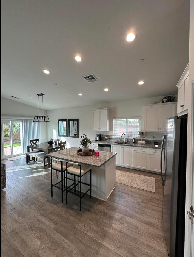 Foto del edificio - 44205 Le Seine Ln