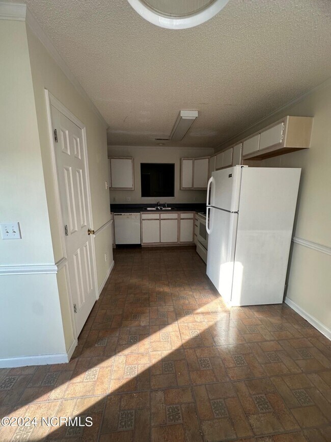 Building Photo - 1224 Westridge Ct