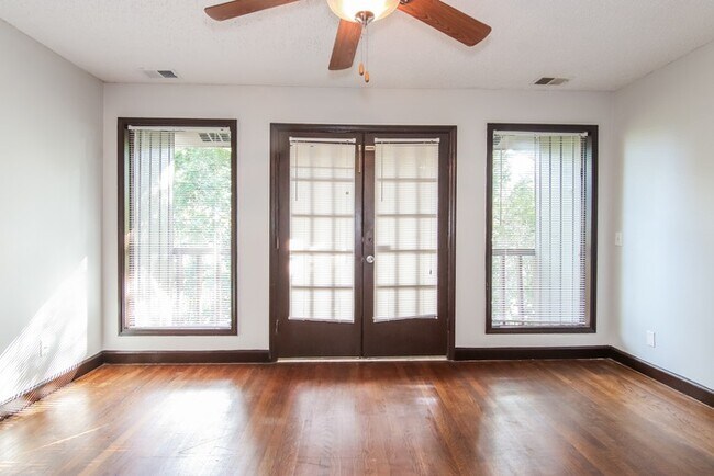 Foto del edificio - Delightful 3-Bedroom Home