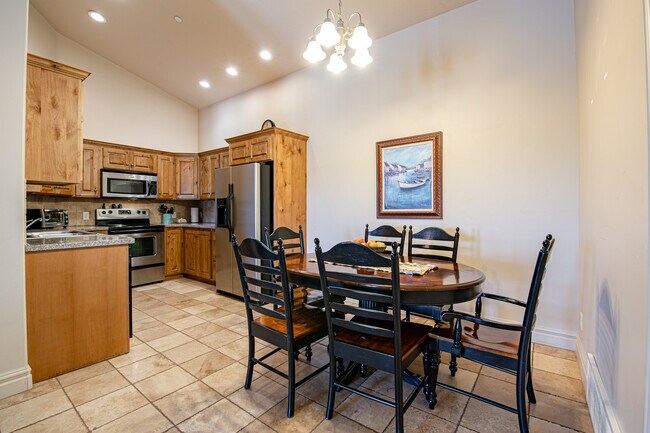 Building Photo - 358 S 550 W