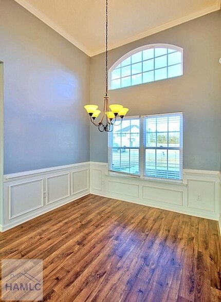 Building Photo - 452 Huntington Dr