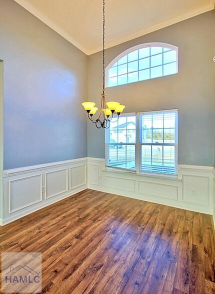 Foto del edificio - 452 Huntington Dr