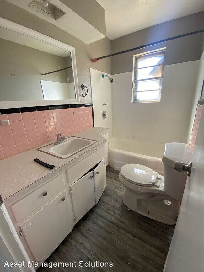 Building Photo - 5 br, 1.5 bath House - 103 NE 5th St