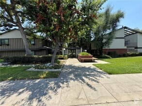 Building Photo - 436 Fairview Ave