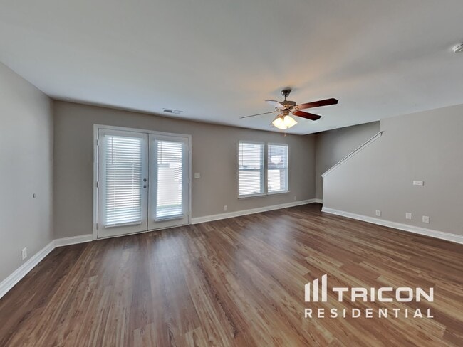 Building Photo - 4212 Aurora Cir