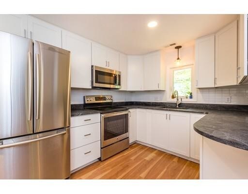 Foto del edificio - 66 Lakeshore Dr