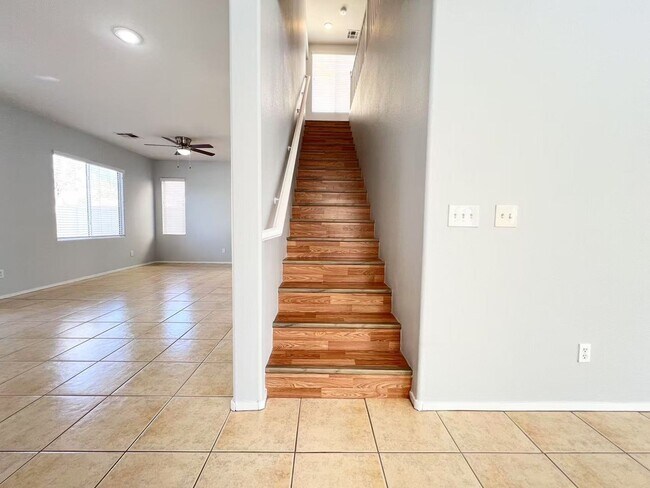 Foto del edificio - Beautiful 3Be/2.5Ba single family house