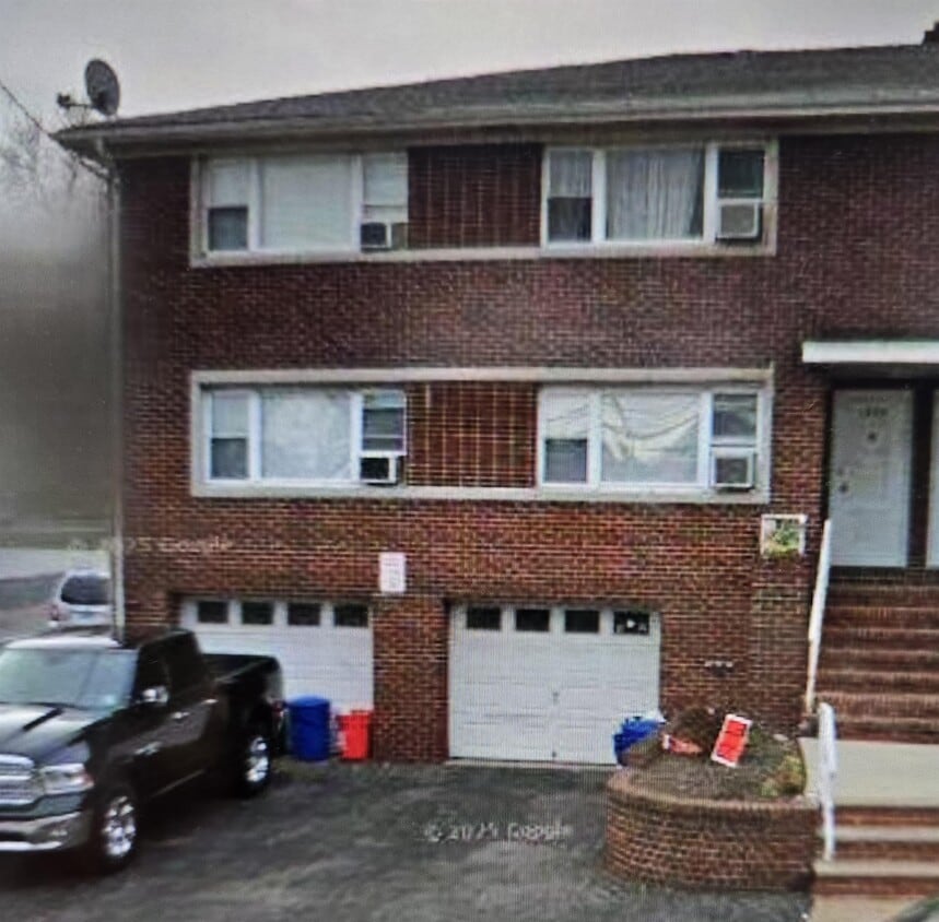 Primary Photo - 153 Palisade Ave