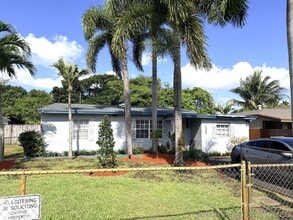 Building Photo - 1329 NW 5th Ave