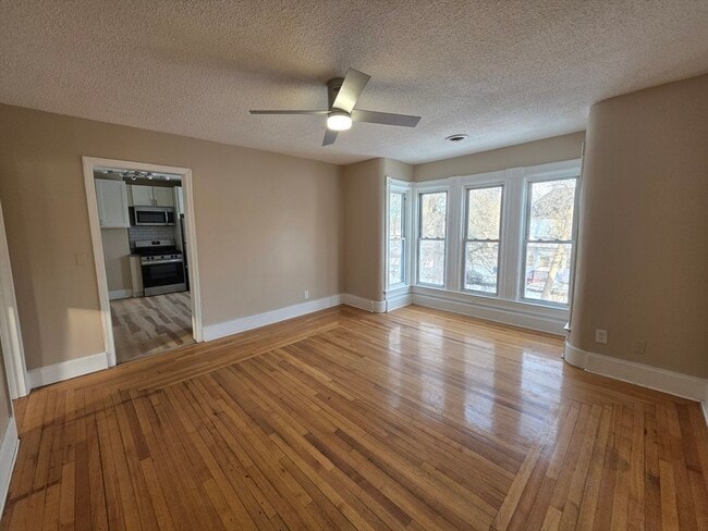 Building Photo - 184 King St