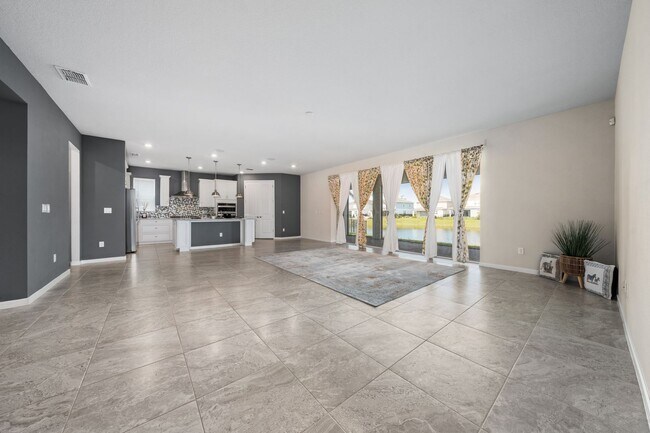 Foto del edificio - Immaculate Executive Home in Isles of Lake Nona