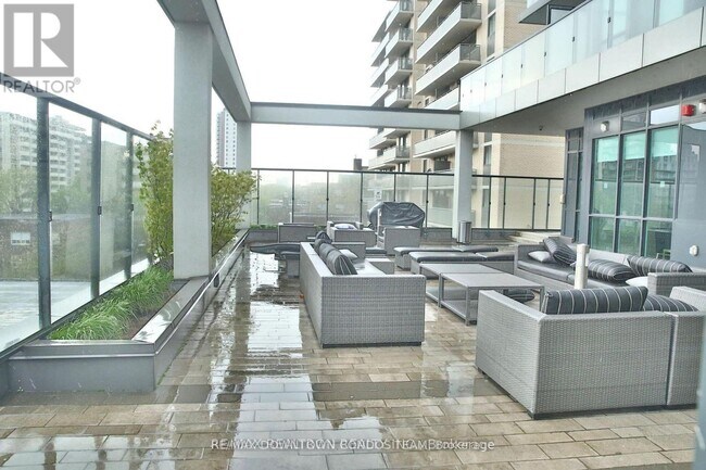 Photo du bâtiment - 1486 Bathurst St
