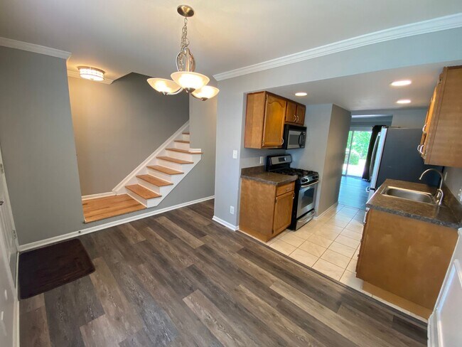 Foto del edificio - River-front condo, UA schools, 2 BR/1.5 BA