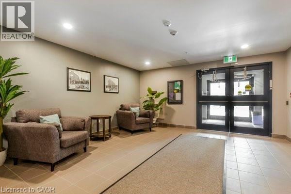 Photo du bâtiment - 456 Lorne Ave W