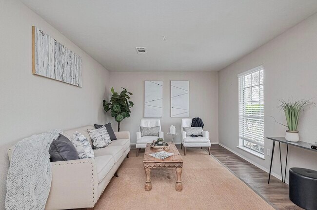 Foto del edificio - 505 Stoneledge Dr