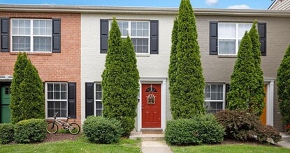 Building Photo - 530 Lancaster Pl