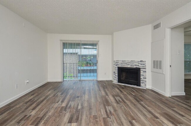 Building Photo - 10001 Westpark Dr