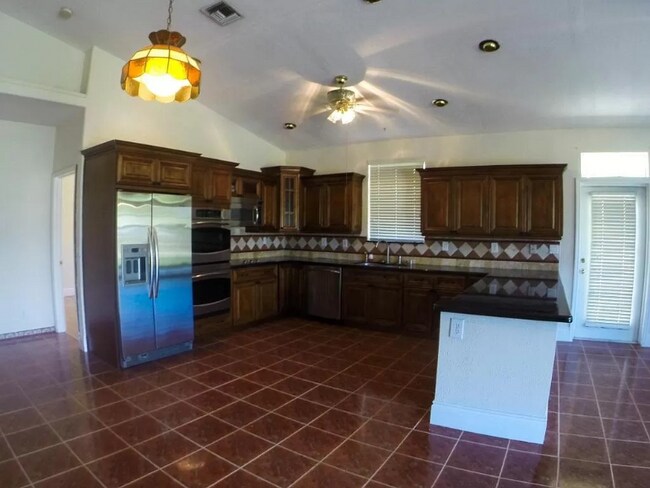 Building Photo - 18058 46th Ct N