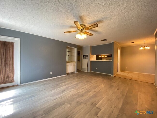 Foto del edificio - 1202 Thorpe Ln