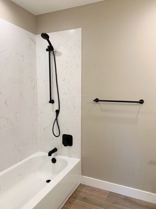 Building Photo - Beautiful 1 Bed/1 Bath Unit in Sacramento