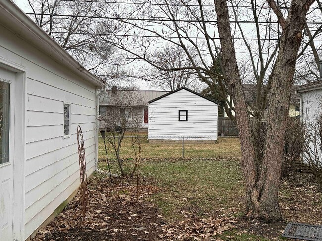 Foto del edificio - 320 Rosslyn Ave