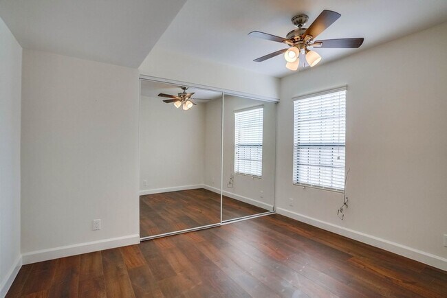 Foto del interior - 4040-4060 S Hoover St (B)