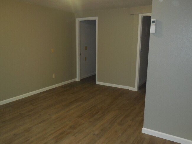 Building Photo - holk696