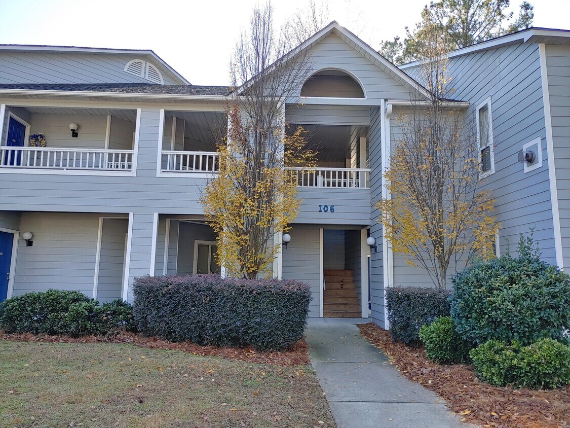106 Breezewood Dr Unit G, Greenville, NC 27858 Condo for Rent in