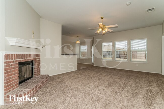 Building Photo - 207 Amherst Dr