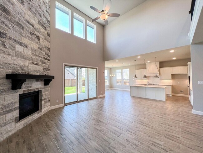 Building Photo - 2201 Essex Ct