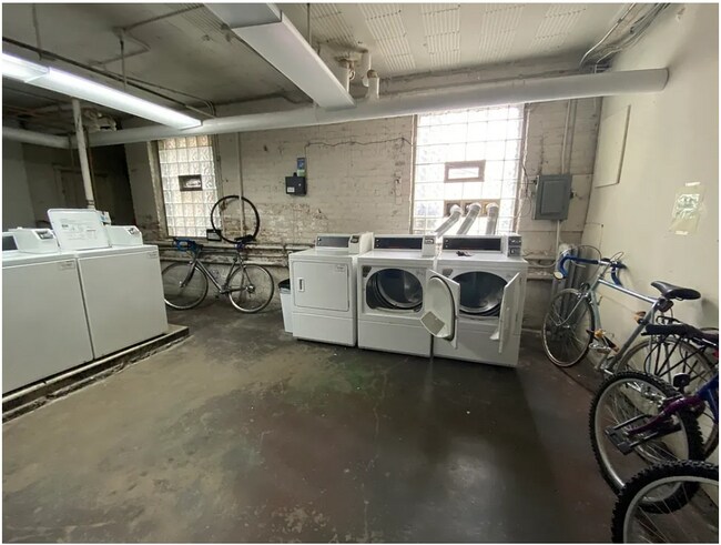 Foto del edificio - 1127 W Farwell Ave