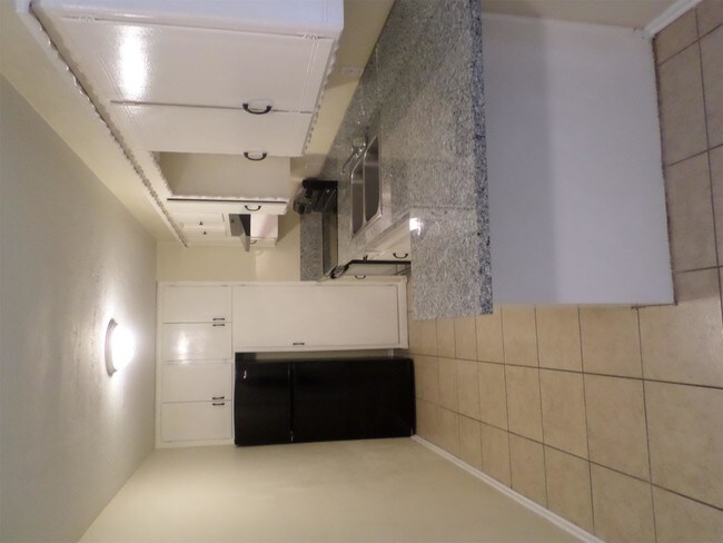 Building Photo - 2410 SW 59th St