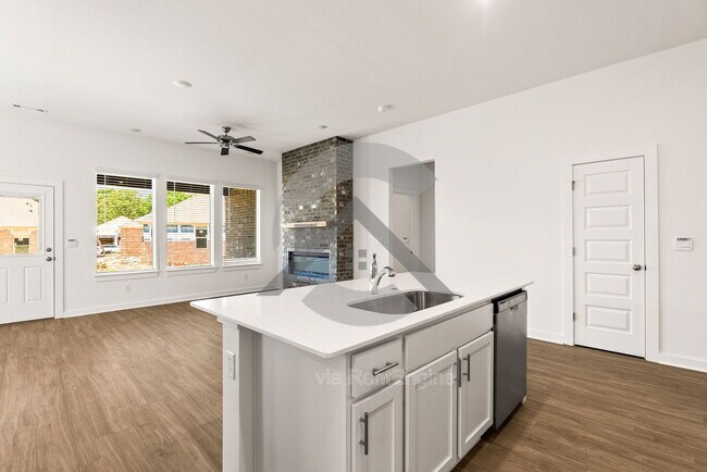 Building Photo - 623 Riley Ln