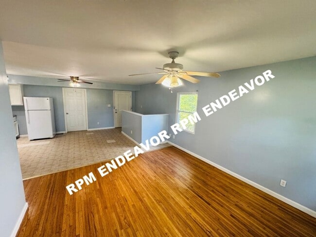 Building Photo - 3Bed/1Bath Available Now!