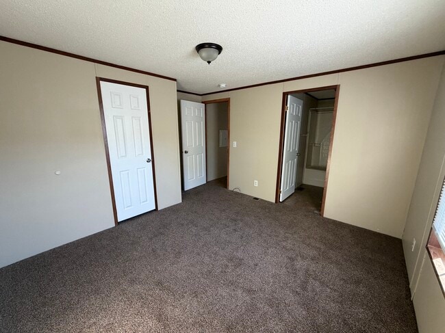 Building Photo - 25535 Nuway Ave