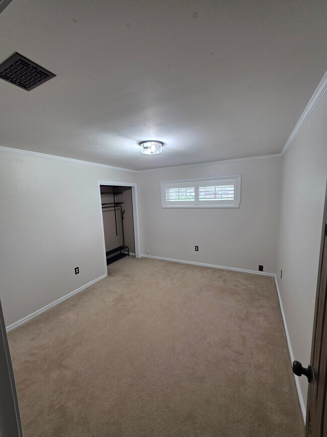 Foto del edificio - 318 Powell Dr