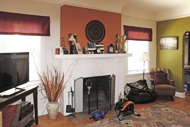 Living Room - 534 Fairbanks Ave