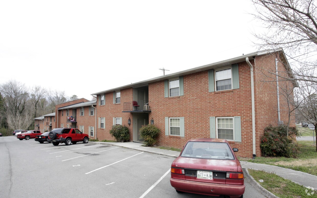 3305 Tazewell Pike, Knoxville, TN 37918 Apartments in Knoxville, TN