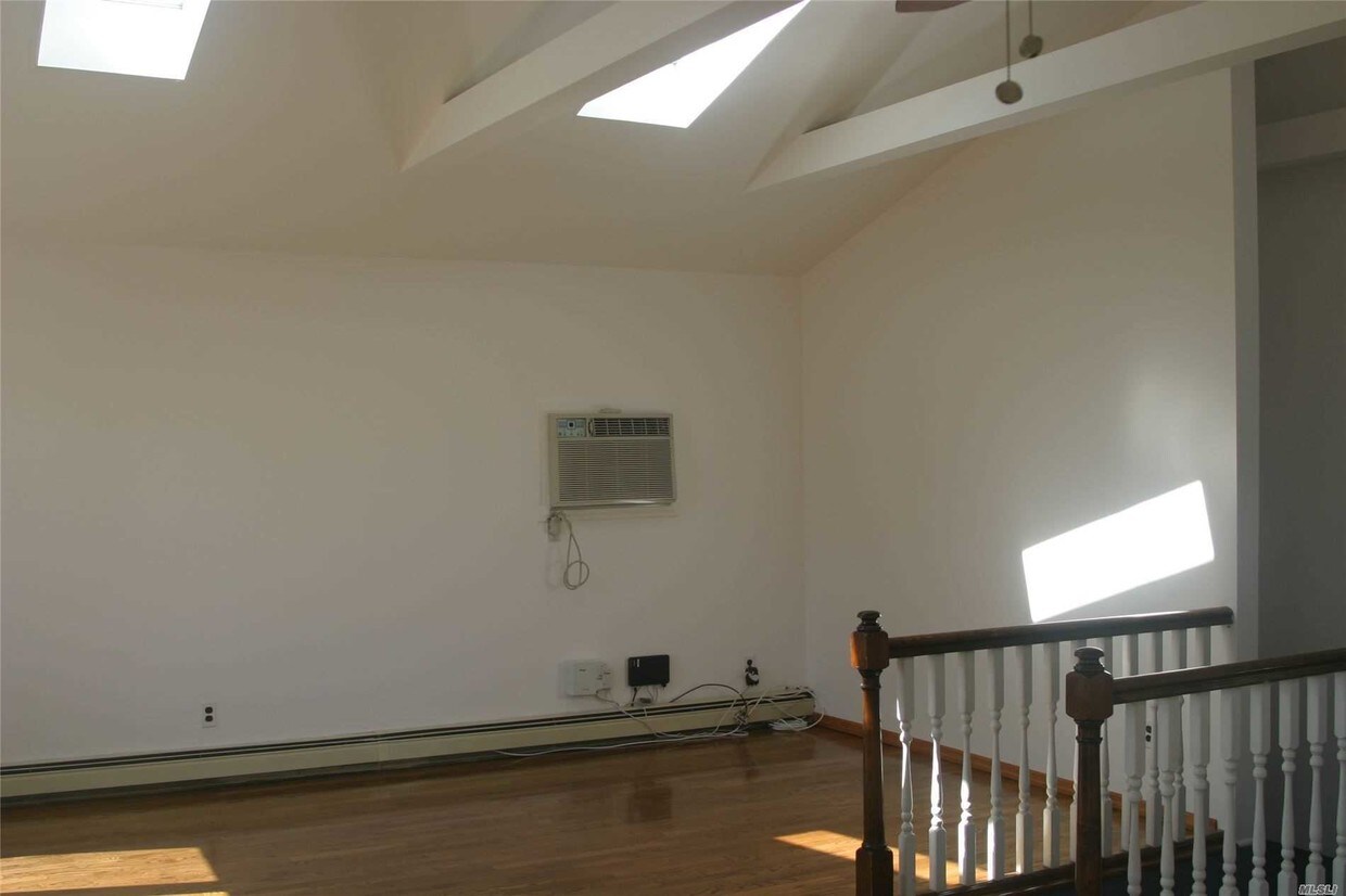 Foto principal - 180 Main Pkwy W