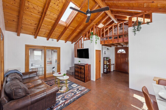 Foto del edificio - 734 Baca St